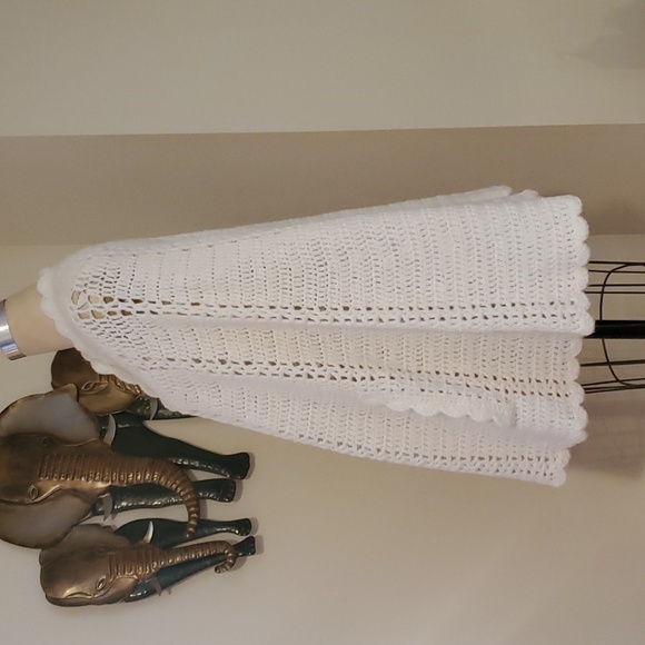 Vintage Handmaid Crocheted Button Cape - Picture 5 of 12